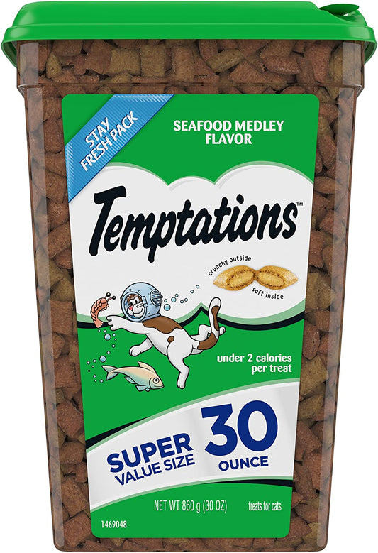 TEMPTATIONS Classic Crunchy and Soft Cat Treats Seafood Medley Flavor, 30 Oz. Tub